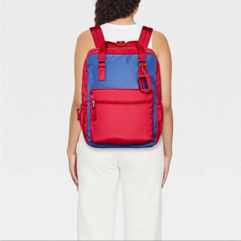 Backpack - Picture 2 of 7
